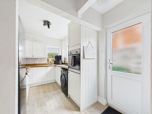 Kitchen- click for photo gallery